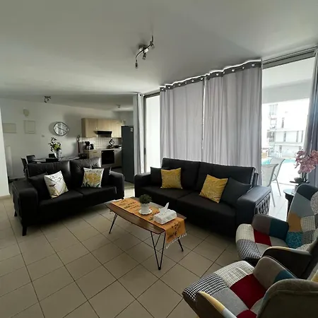 Pool View Flat In Centre Apartment